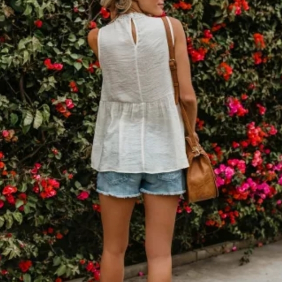 ๐ฅNew boutique embroidered babydoll top - Picture 2 of 13